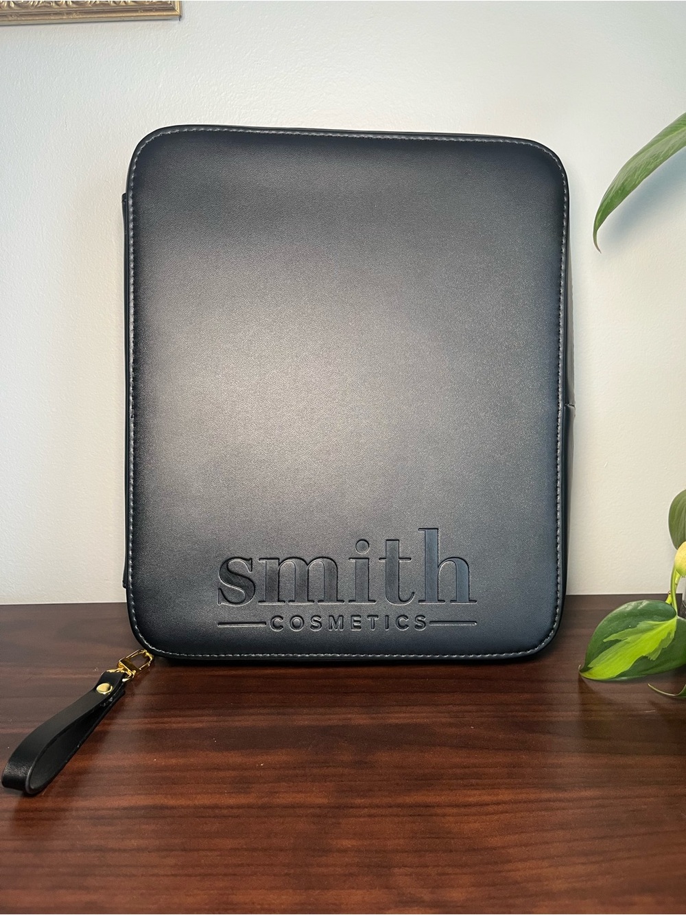 The smithfolio leather makeup case for pencils and brushes
